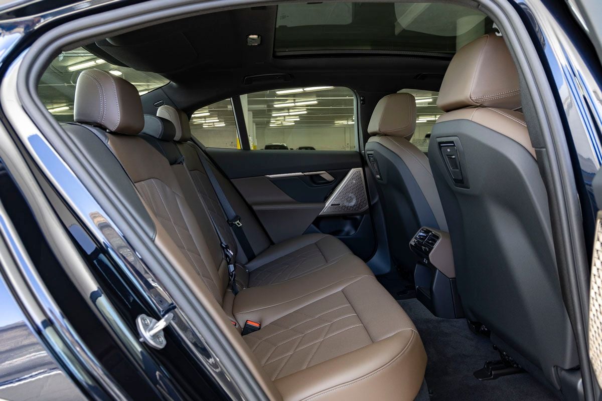 2026 BMW 5 Series 550e xDrive