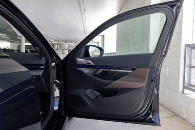 2026 BMW 5 Series 550e xDrive