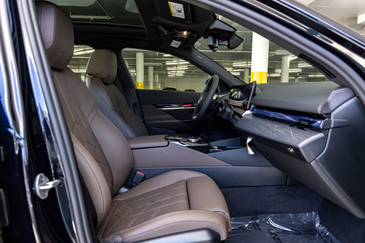 2026 BMW 5 Series 550e xDrive