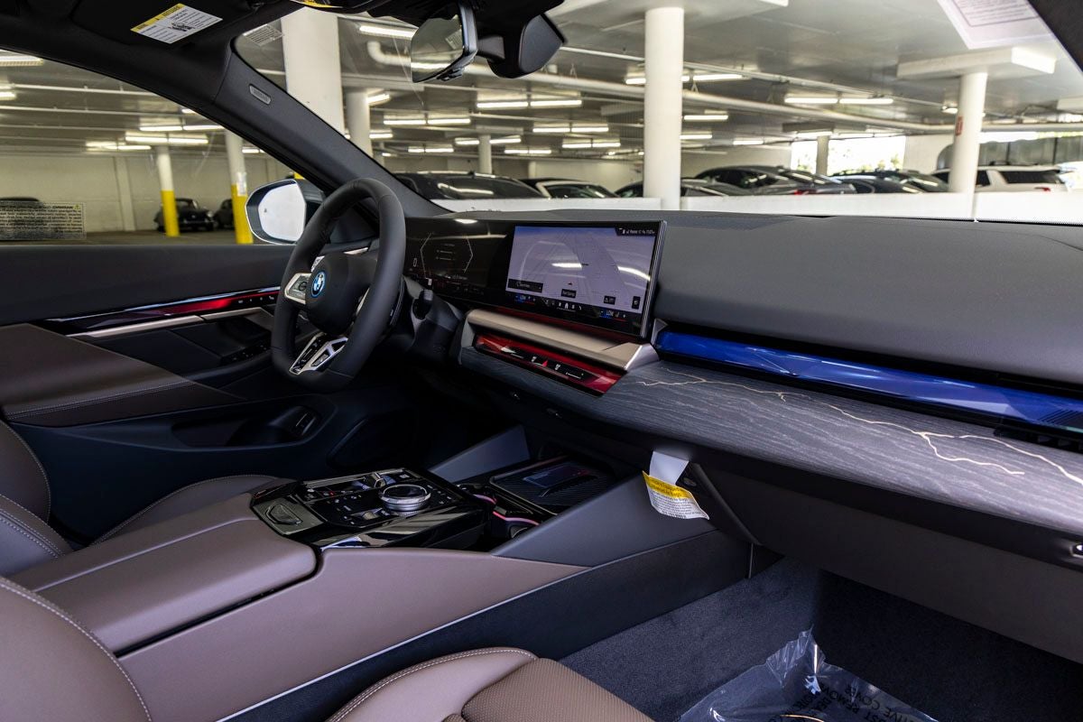 2026 BMW 5 Series 550e xDrive