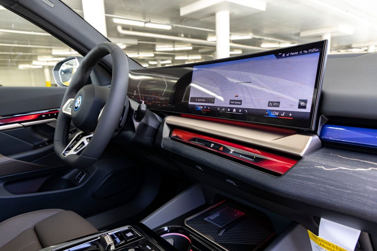 2026 BMW 5 Series 550e xDrive