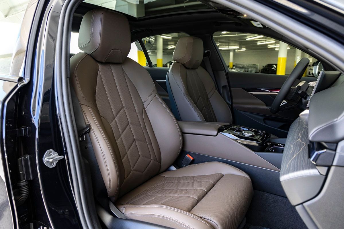 2026 BMW 5 Series 550e xDrive