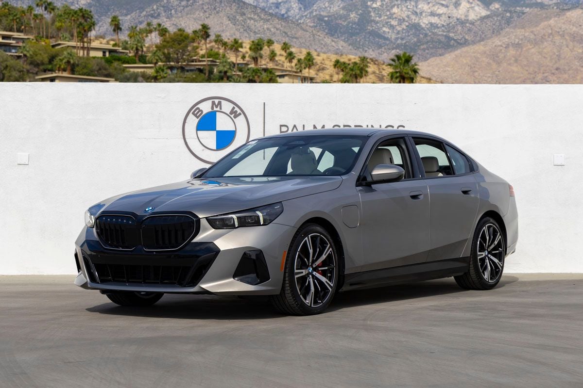 2026 BMW 5 Series 550e xDrive