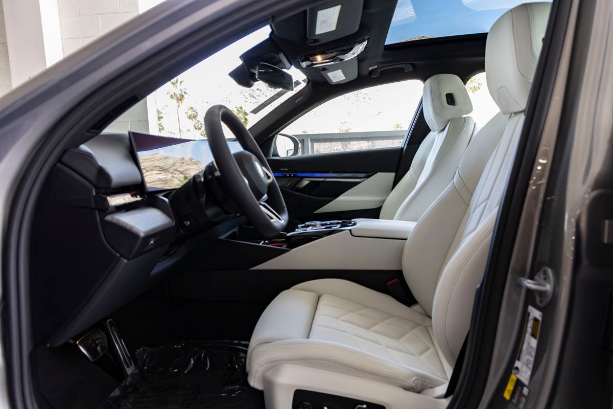 2026 BMW 5 Series 550e xDrive