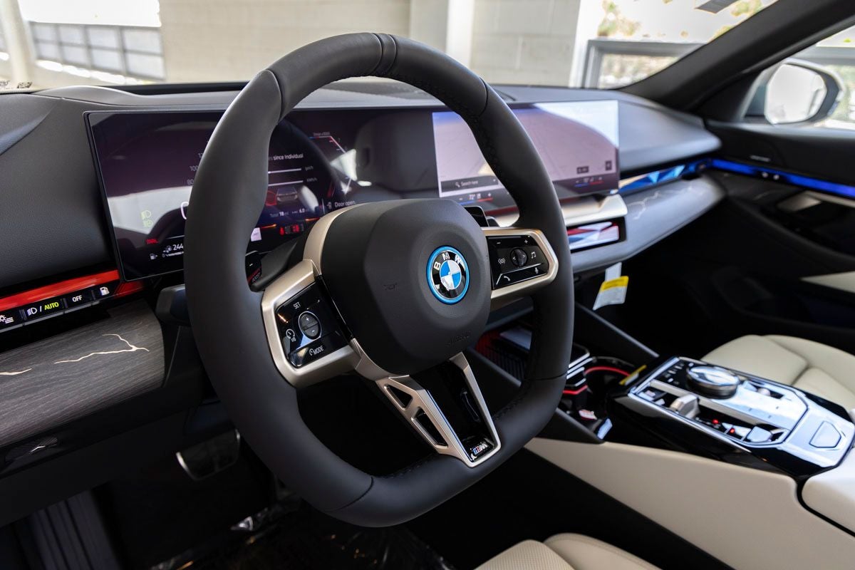 2026 BMW 5 Series 550e xDrive