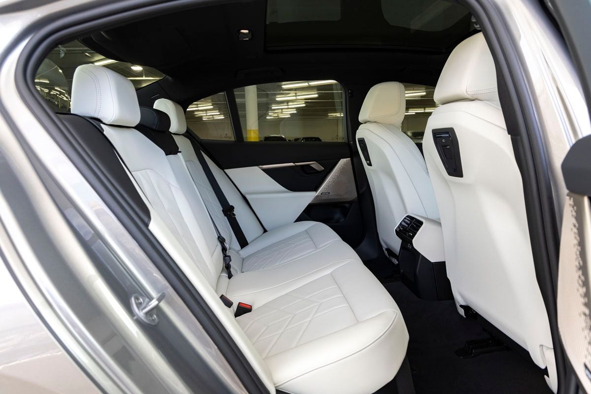 2026 BMW 5 Series 550e xDrive