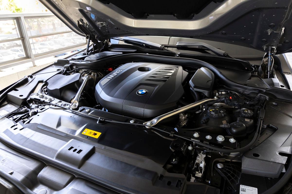 2026 BMW 5 Series 550e xDrive