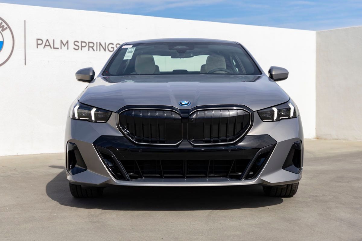 2026 BMW 5 Series 550e xDrive