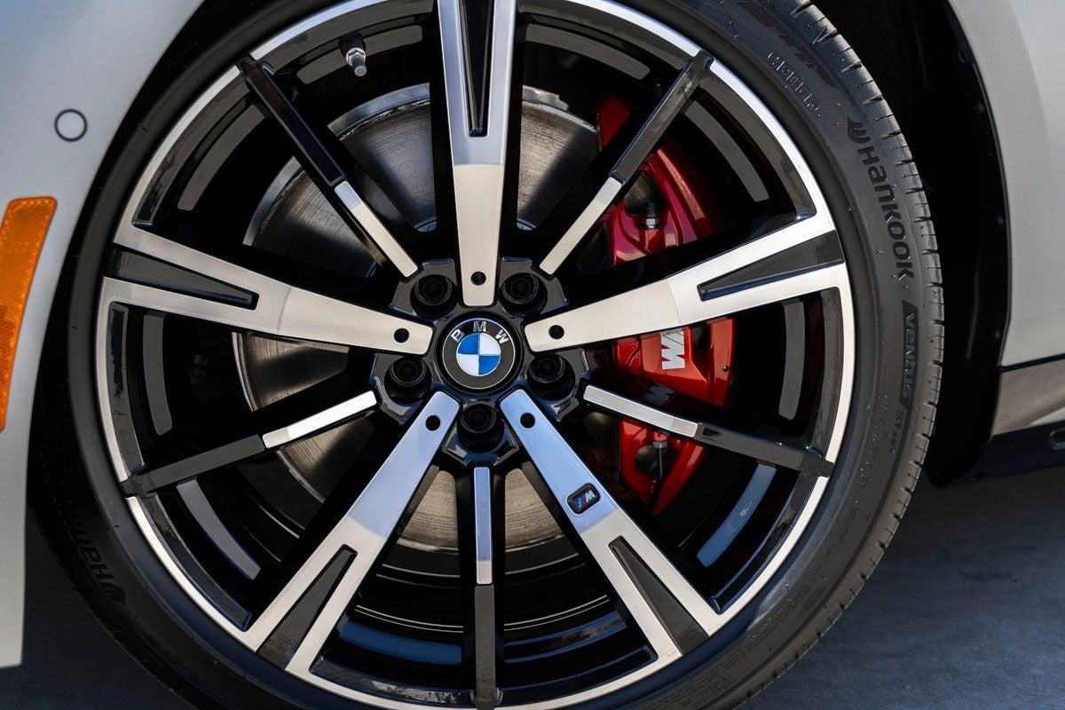 2026 BMW 550e 550e xDrive