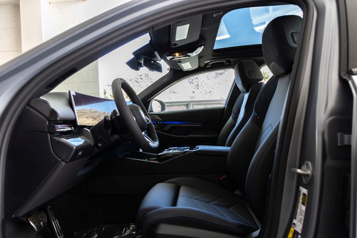 2026 BMW 550e 550e xDrive