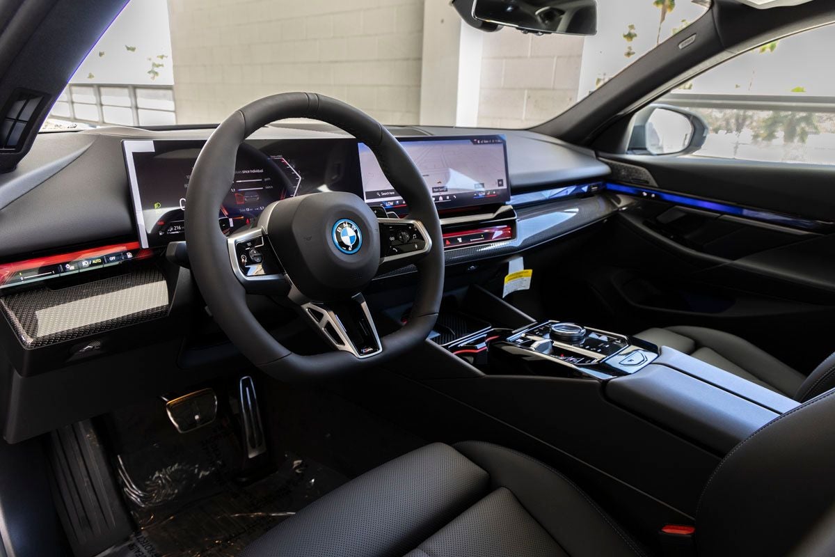 2026 BMW 550e 550e xDrive