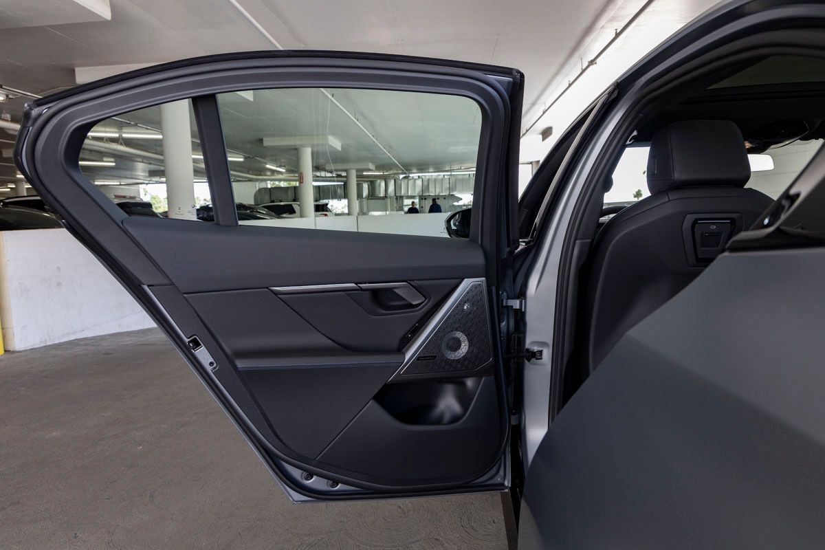 2026 BMW 550e 550e xDrive