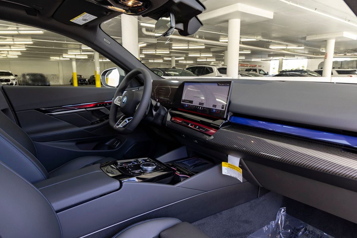 2026 BMW 550e 550e xDrive