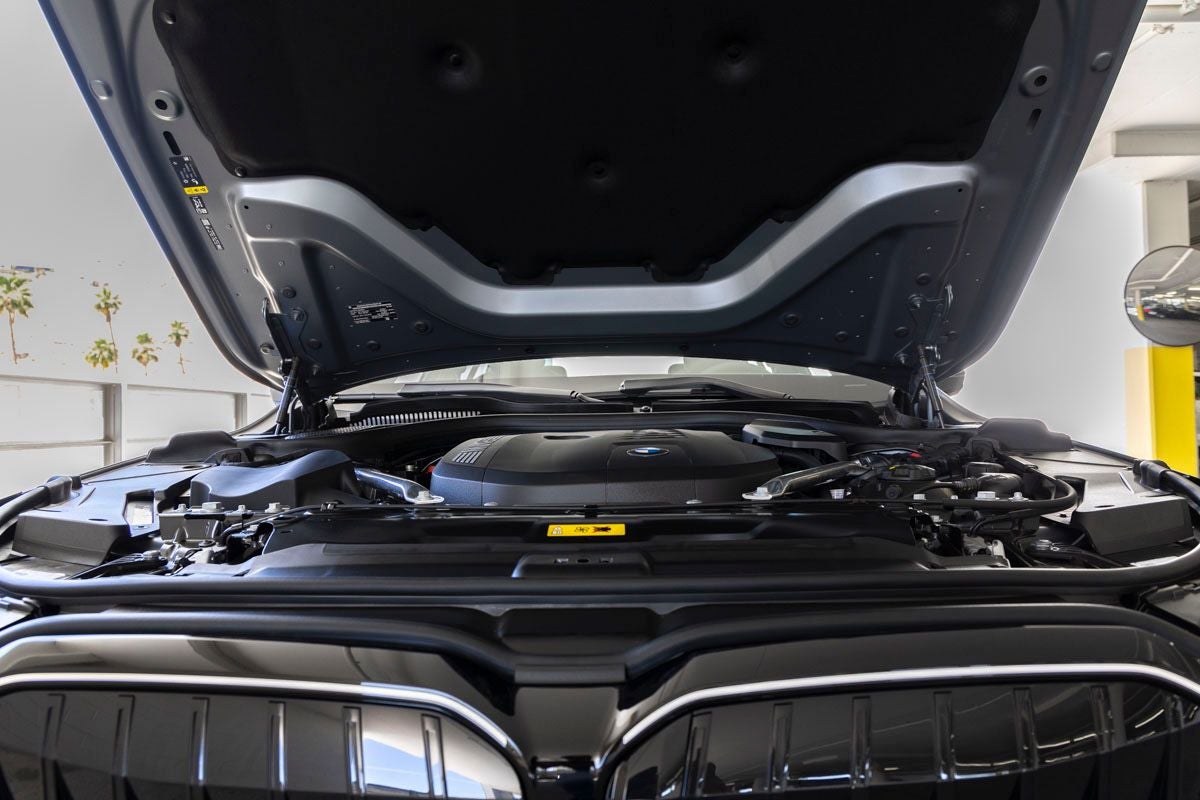 2026 BMW 550e 550e xDrive