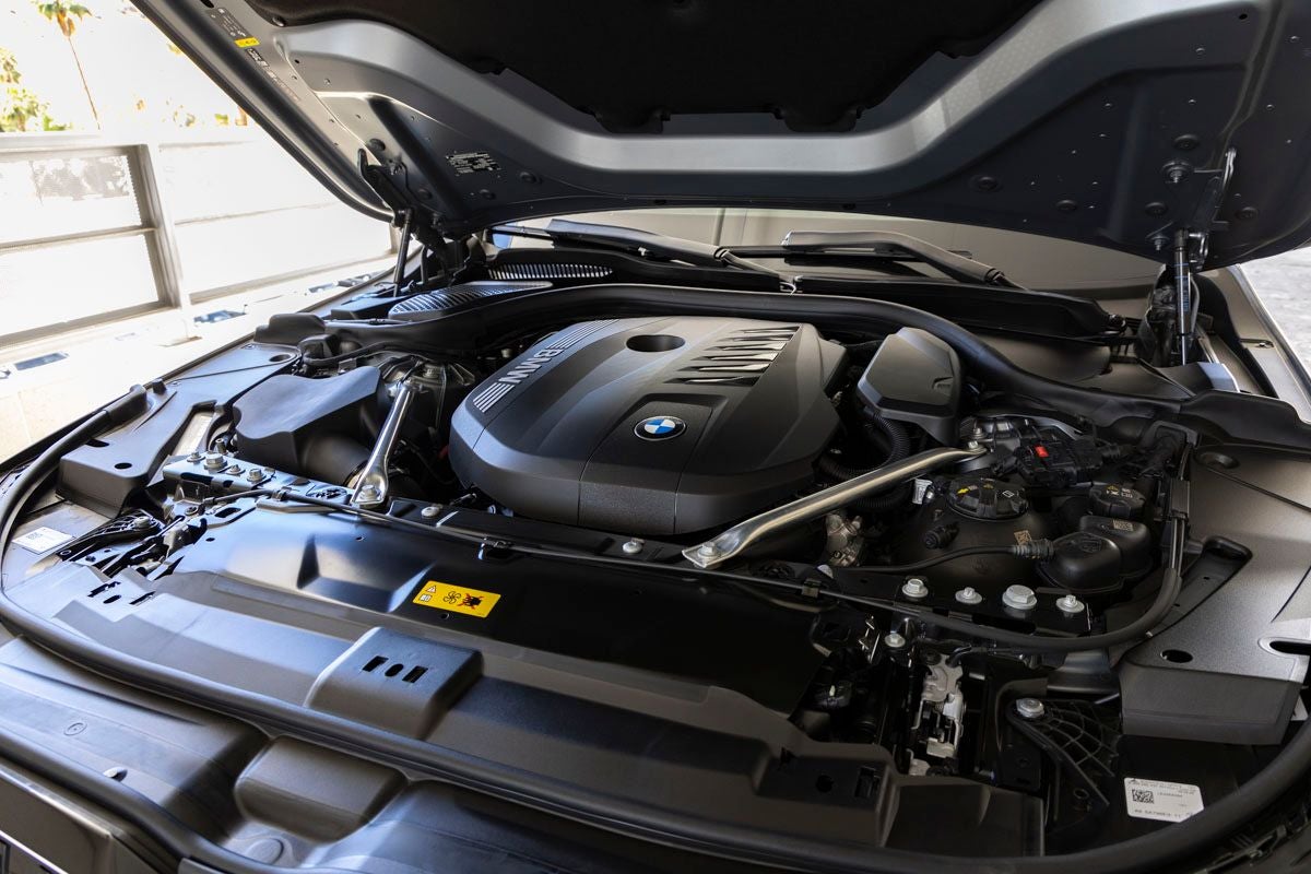 2026 BMW 550e 550e xDrive