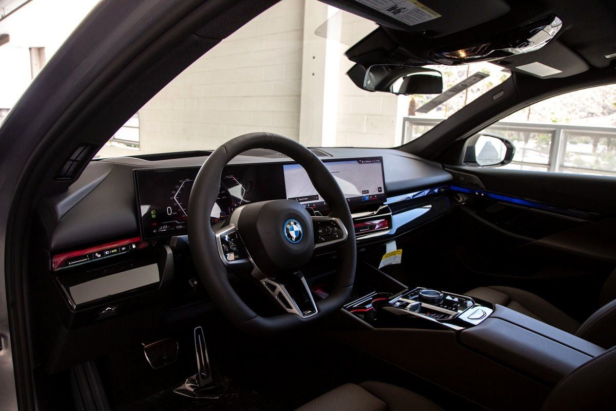 2026 BMW 5 Series 550e xDrive