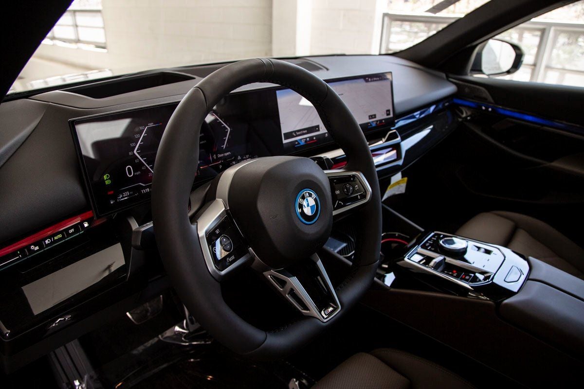 2026 BMW 5 Series 550e xDrive