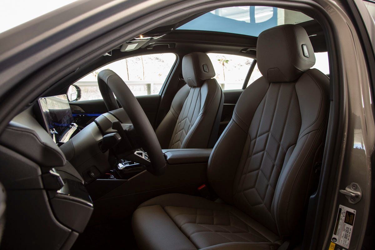 2026 BMW 5 Series 550e xDrive