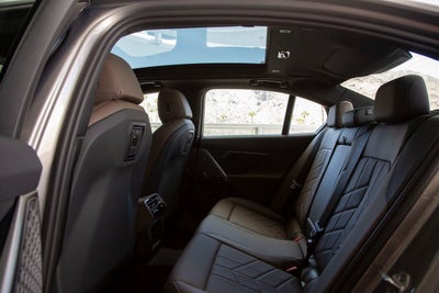 2026 BMW 5 Series 550e xDrive