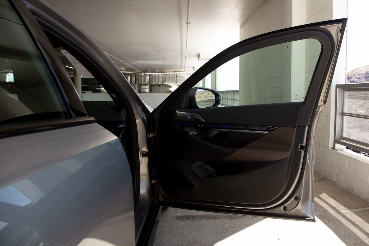 2026 BMW 5 Series 550e xDrive