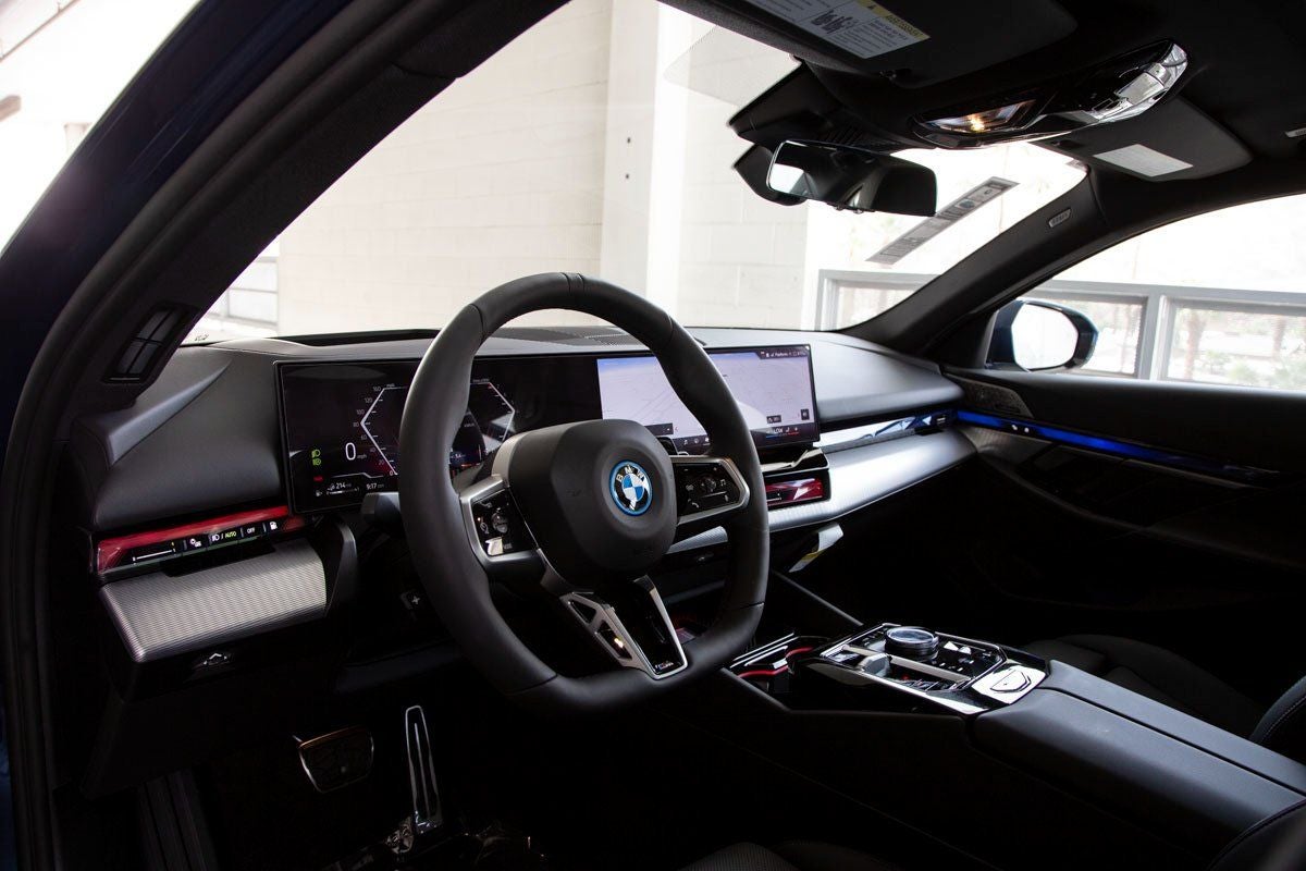 2026 BMW 550e xDrive 550e xDrive