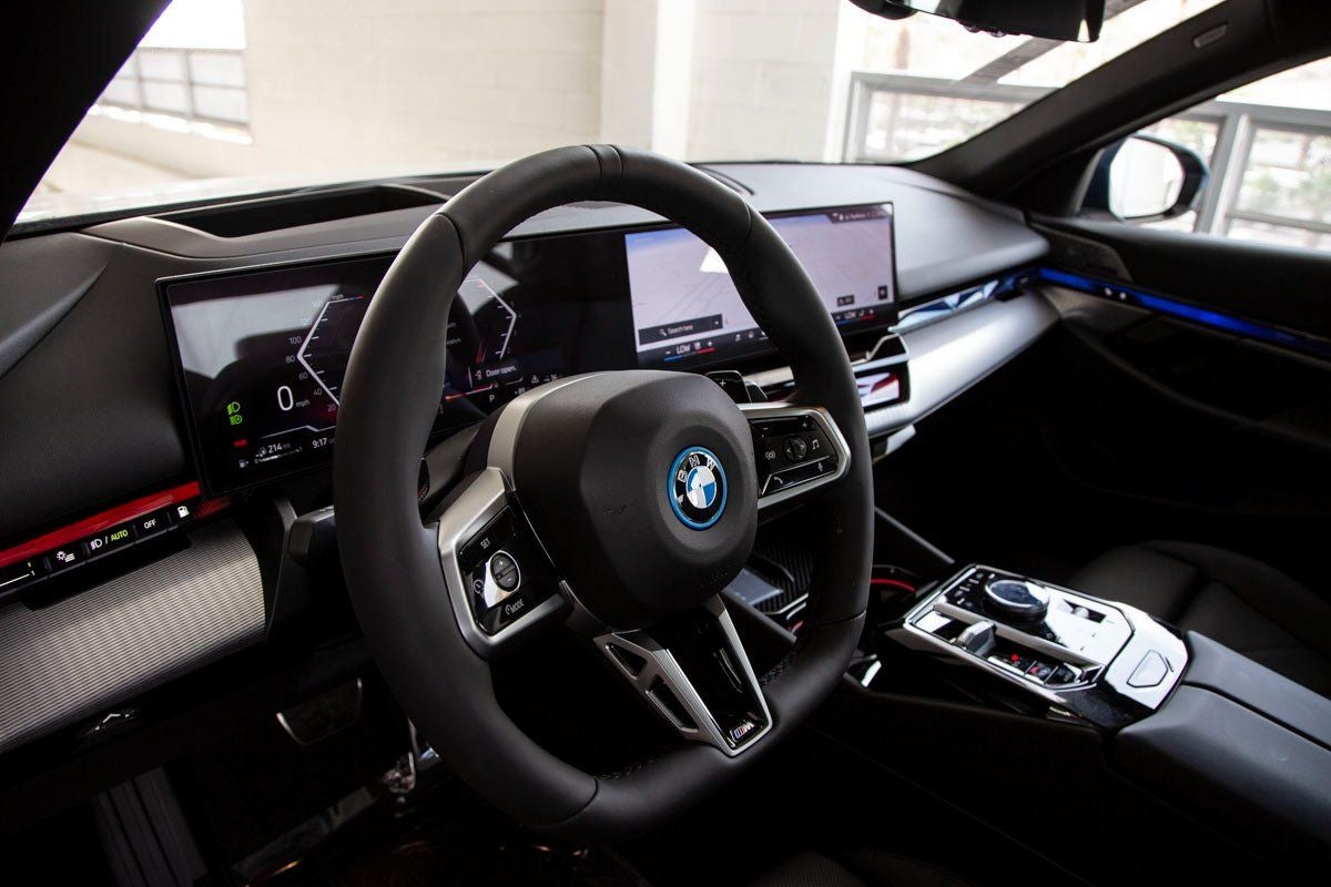 2026 BMW 550e xDrive 550e xDrive