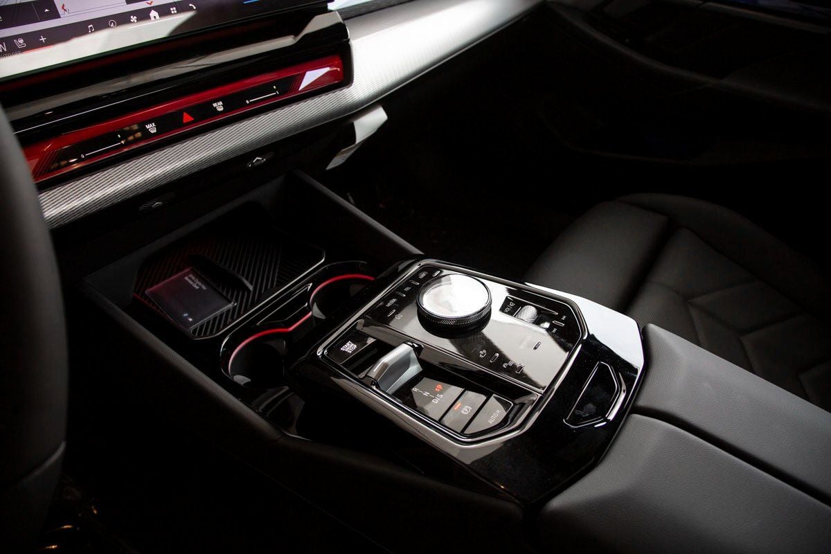 2026 BMW 550e xDrive 550e xDrive