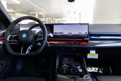 2027 BMW 550e Base