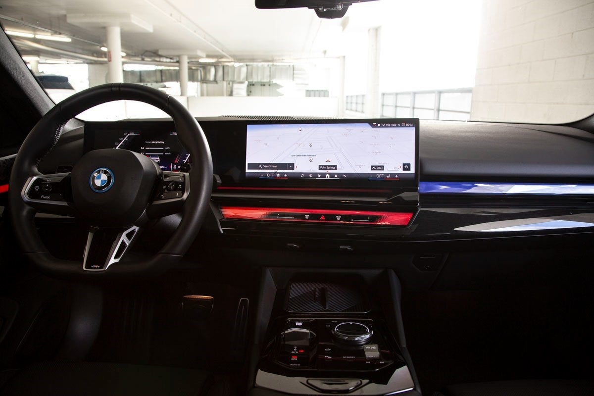 2025 BMW 550e xDrive 550e xDrive