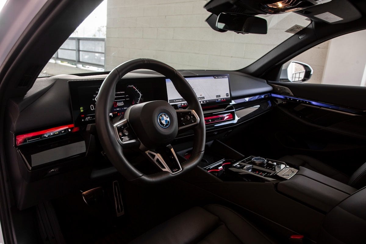 2025 BMW 550e xDrive 550e xDrive