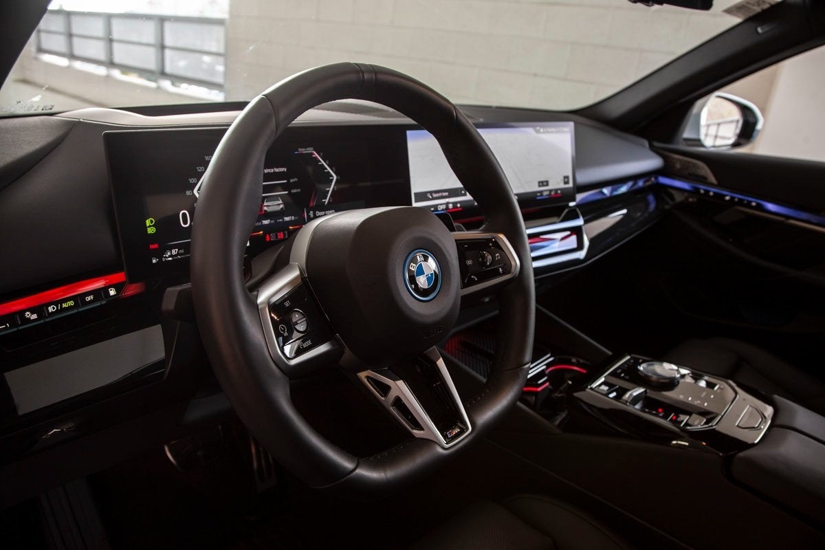 2025 BMW 550e xDrive 550e xDrive