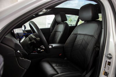 2025 BMW 550e xDrive 550e xDrive