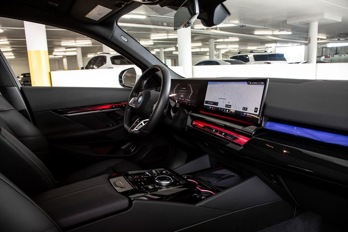 2025 BMW 550e xDrive 550e xDrive