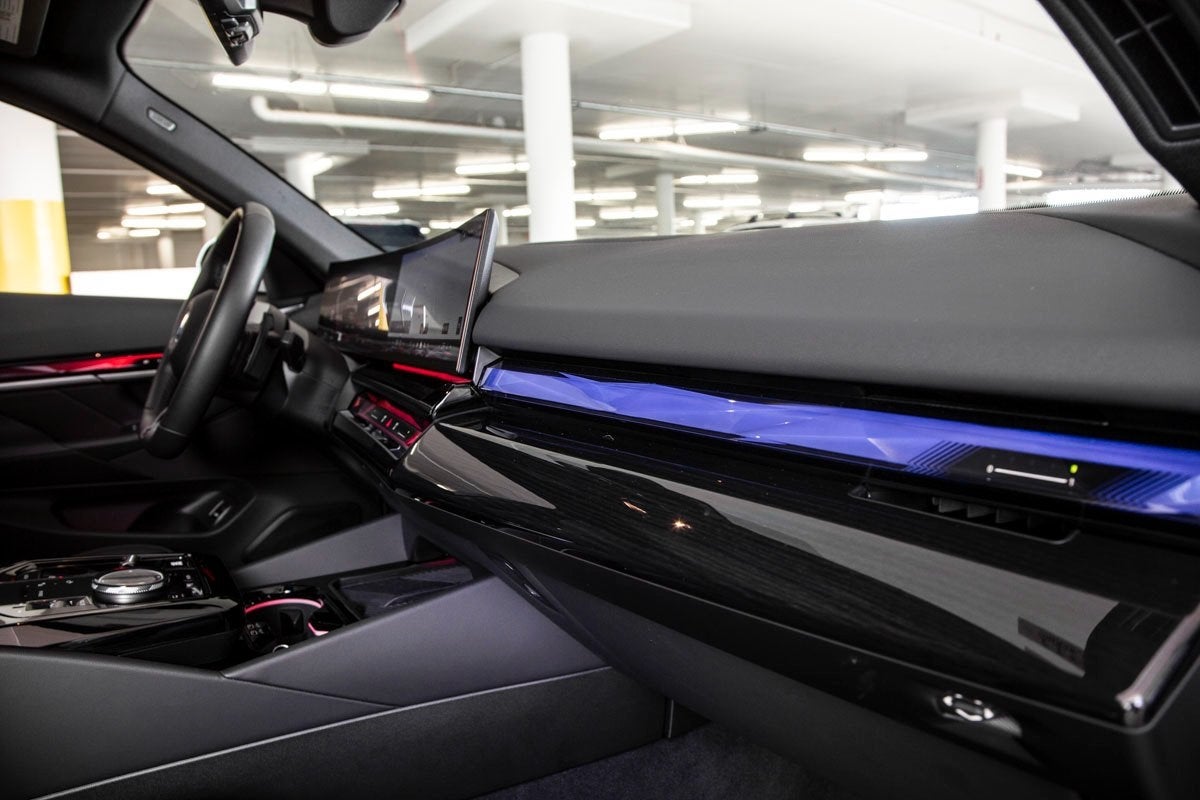 2025 BMW 550e xDrive 550e xDrive