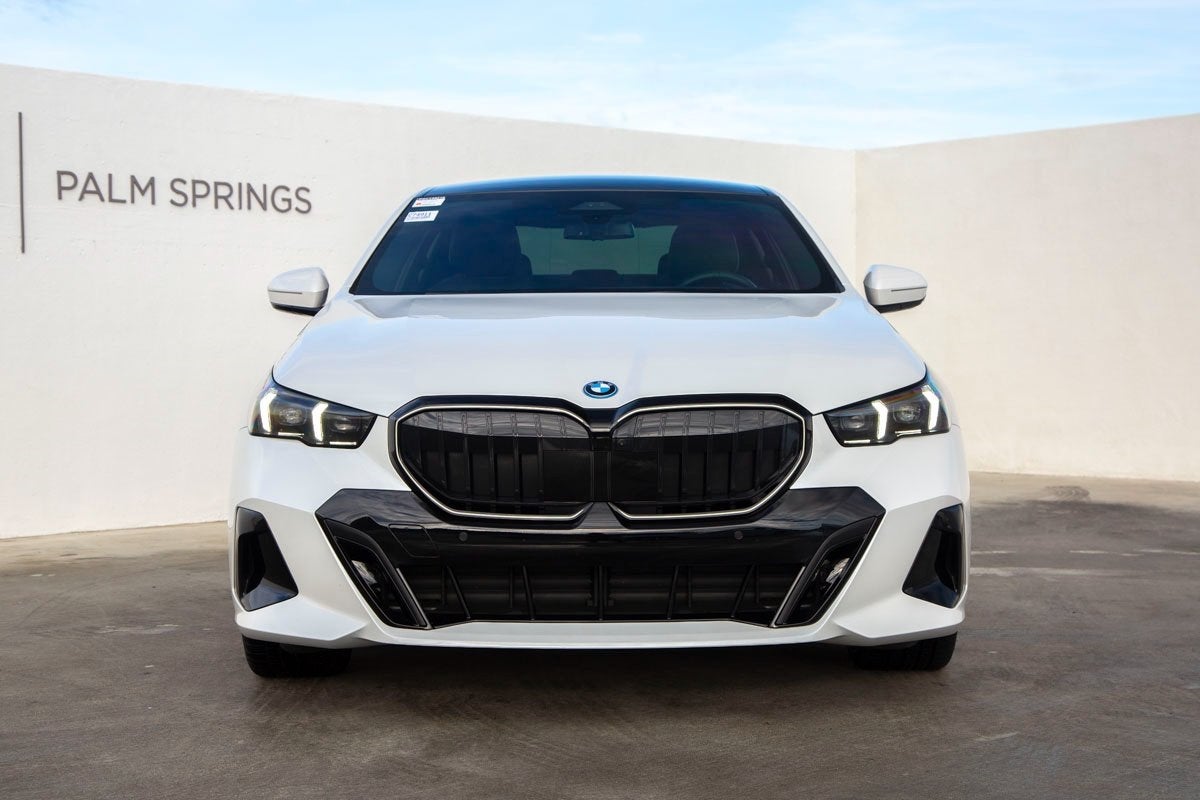 2025 BMW 550e xDrive 550e xDrive