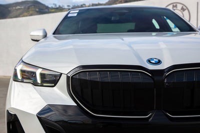 2025 BMW 550e xDrive 550e xDrive