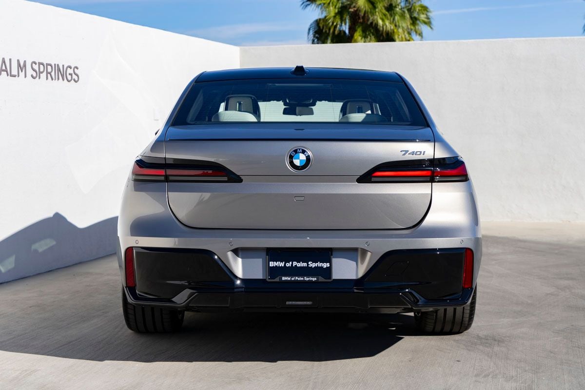 2026 BMW 740i 740i