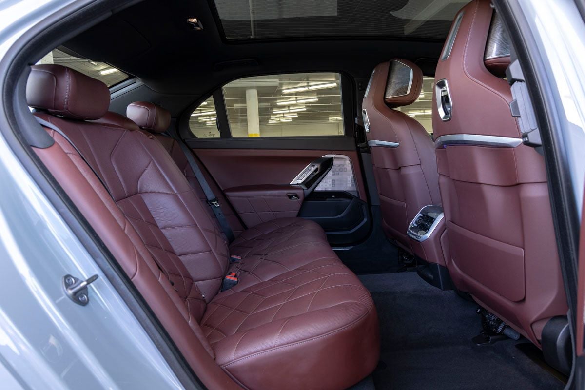 2023 BMW 740i 740i