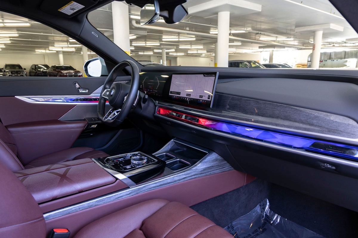 2023 BMW 740i 740i