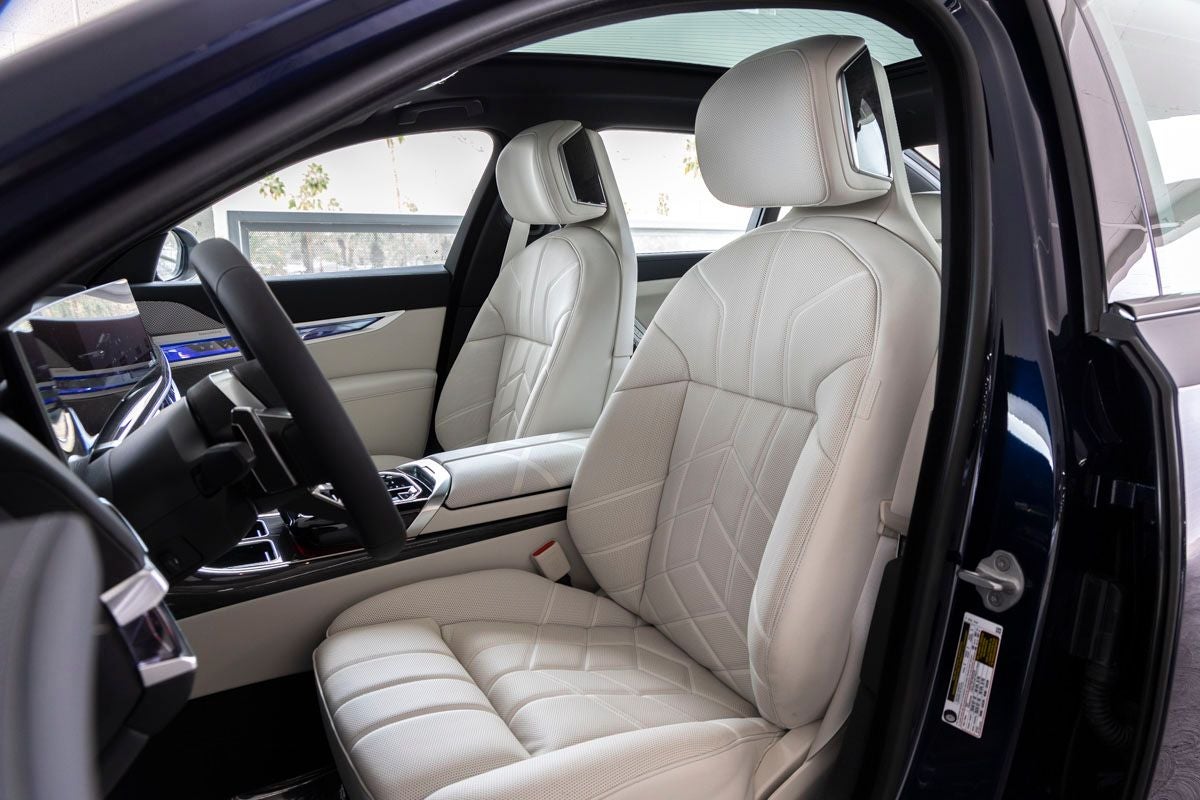 2026 BMW 7 Series 740i