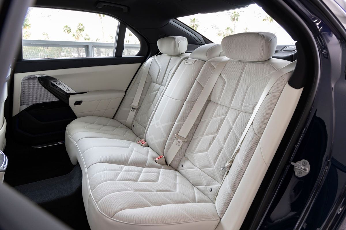 2026 BMW 7 Series 740i