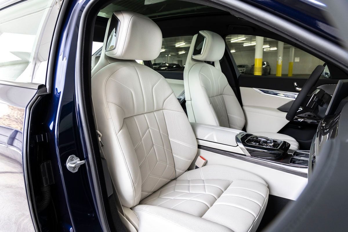 2026 BMW 7 Series 740i