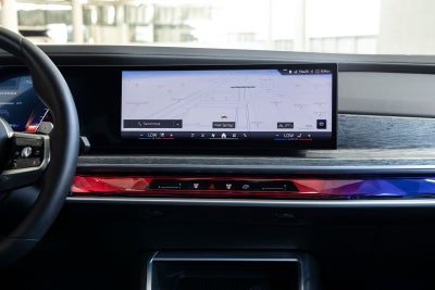 2025 BMW 740i 740i