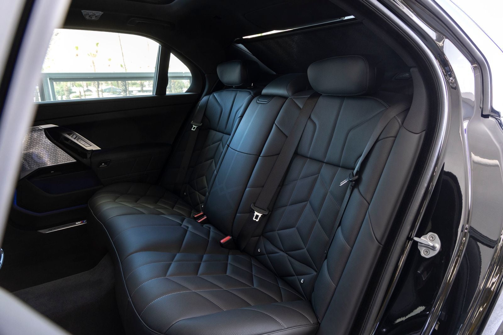 2025 BMW 740i 740i