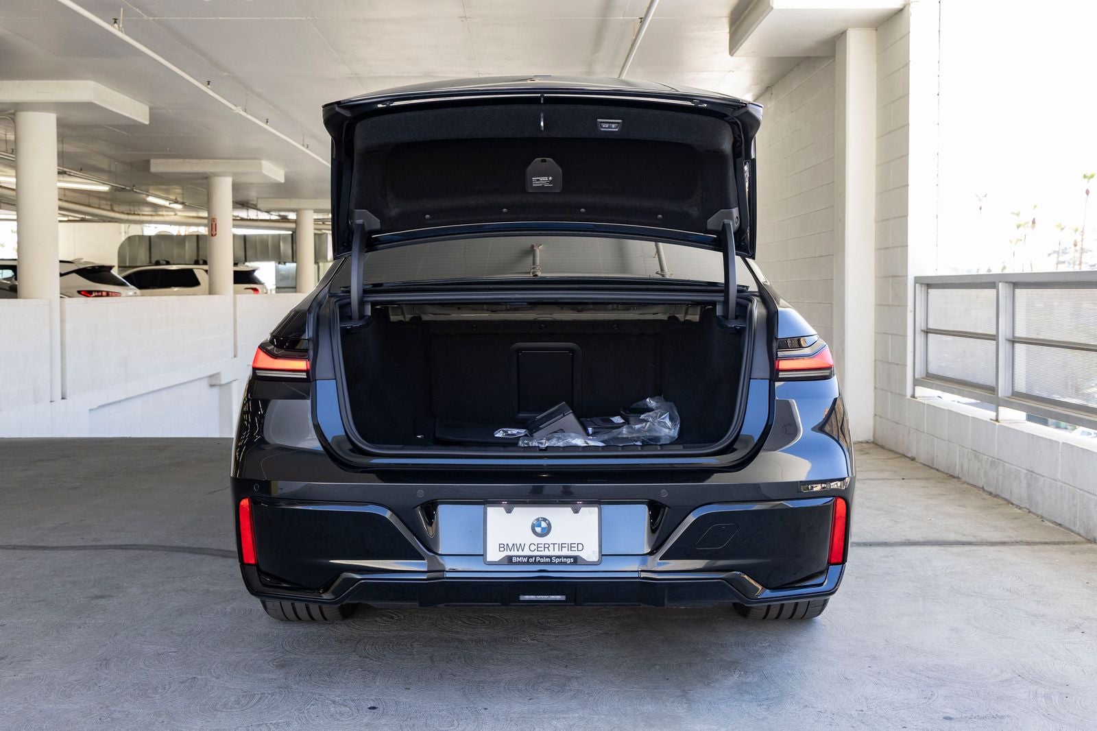 2025 BMW 740i 740i