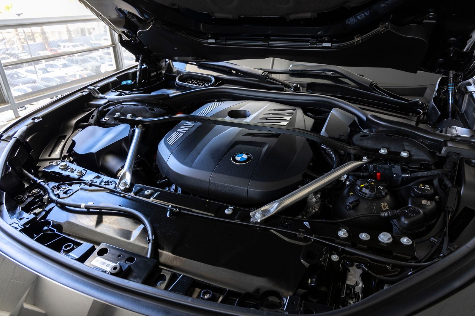 2025 BMW 740i 740i