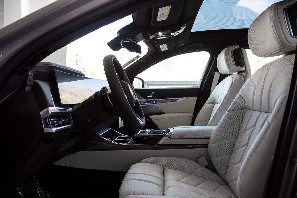 2025 BMW 740i 740i xDrive