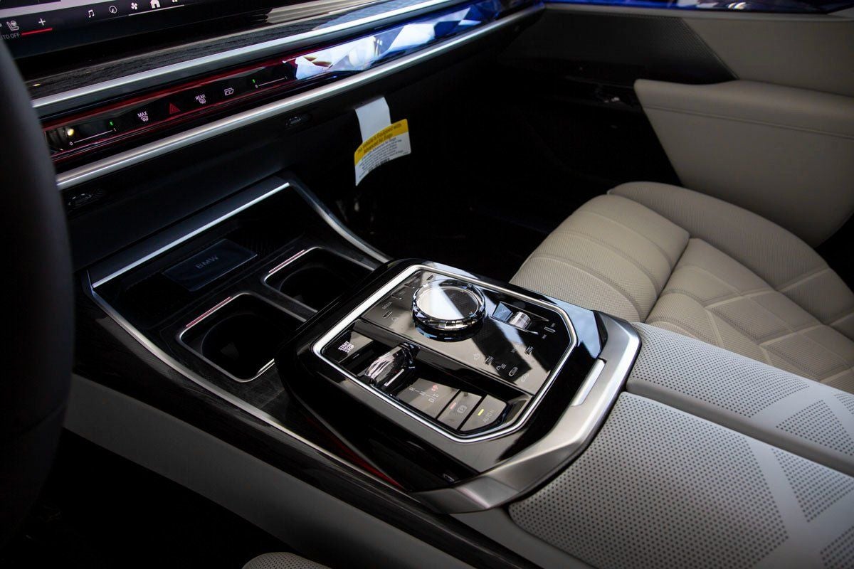 2025 BMW 740i 740i xDrive