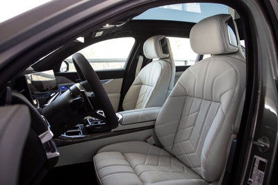 2025 BMW 740i 740i xDrive