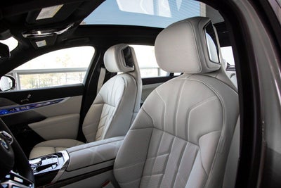 2025 BMW 740i 740i xDrive